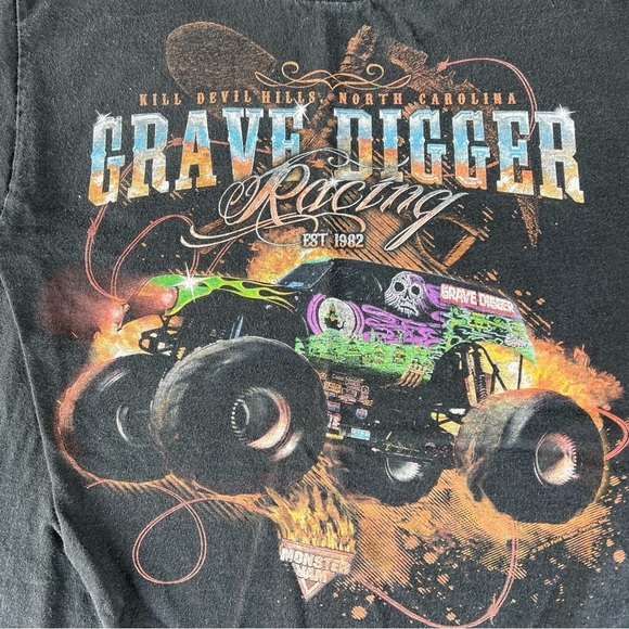 Grave Digger Racing Monster Truck Graphic T-Shirt Monster Jam Youth Large - Picture 3 of 4